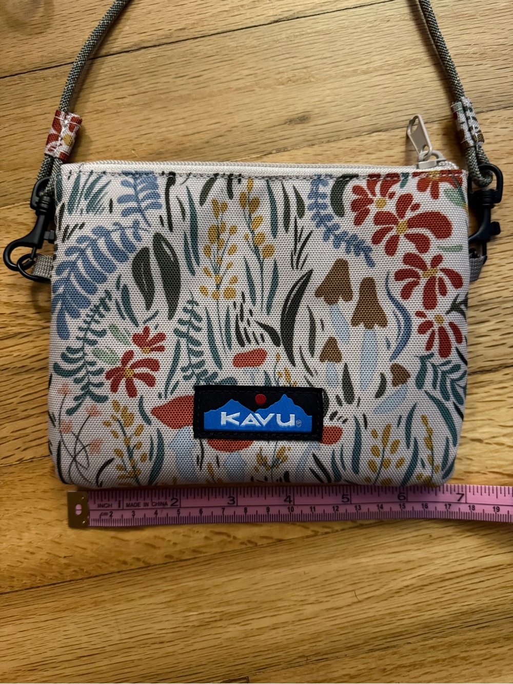 Kavu Floral Crossbody Pouch in Cream, Blue, Green & Red - Picture 2 of 4
